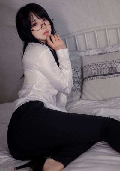 亚洲精品美女久久久久久久久久_剧情片全集免费观看