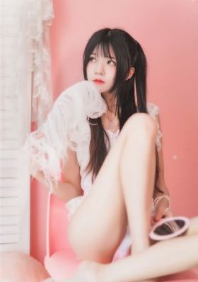 小少爷餐桌上脱女仆的内裤视频_高清手机免费观看完整